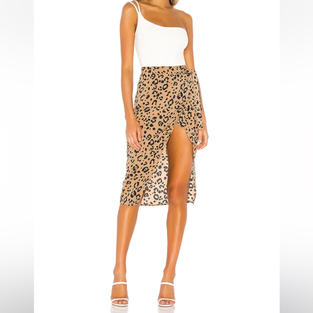 UNWORN Lovers & Friends Marla Skirt in Tan Leopard